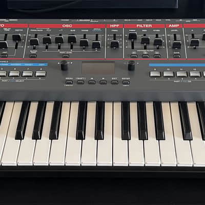 Roland Juno-X 61-Key Programmable Polyphonic Synthesizer 2022 - Present - Black