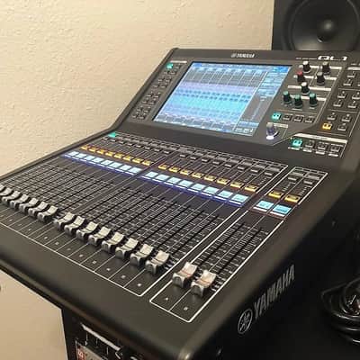 Yamaha QL1 Digital Mixing Console image 1