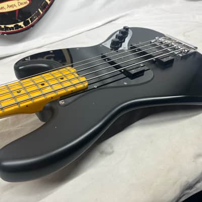 Fender Modern Player Jazz Bass V 5-String Electric Bass image 20