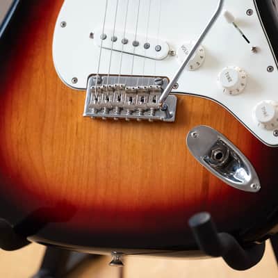 2019 Fender Player Series Stratocaster - in 3 Tone Sunburst image 3