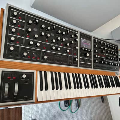 Moog One 8-Voice 61-Key Polyphonic Analog Synthesizer 2018 - Present - Black/Ash image 3