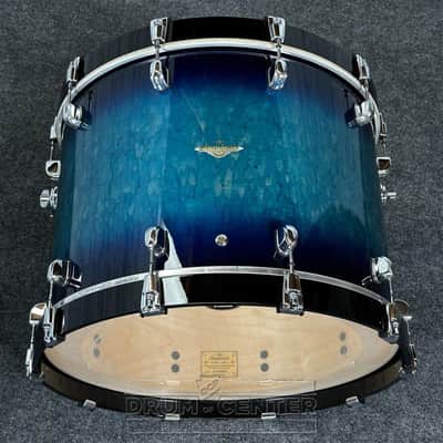 Tama Starclassic Maple 4pc Drum Set Molten Electric Blue Burst image 3