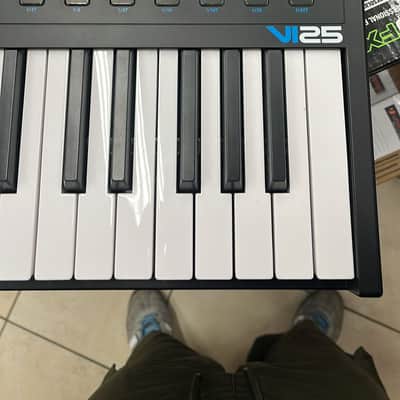 Alesis VI25 USB MIDI Keyboard / Pad Controller 2010s - Black Bild 4