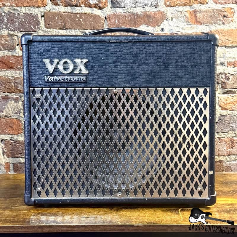 Vox Valvetronix AD30VT 30-Watt 1x10 Modeling Guitar Combo | Reverb Vox Valvetronix AD30VT 30-Watt 1x10 Modeling Guitar Combo | Reverb