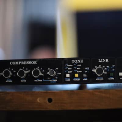 API API 2500 Stereo Bus Compressor 2000 - 2019 - Black image 3