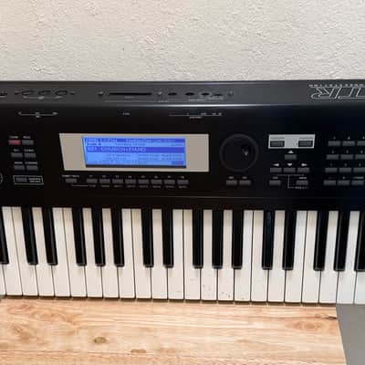 Korg TR61 61-Key Music Workstation Keyboard 2000s - Black image 3