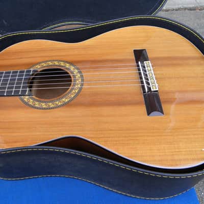 1970's Serena 8G 2-S Classical Guitar (Mfg by Suzuki) w Orig Case- Good condition image 2