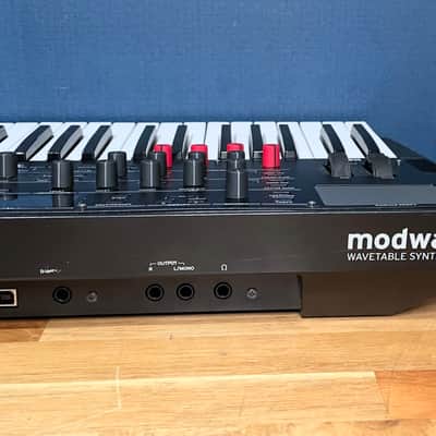 Korg Modwave 37-Key Wavetable Synthesizer - Black image 8