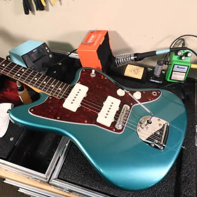 Fender American Professional Classic Jazzmaster Metallic Teal Electric Guitar image 18