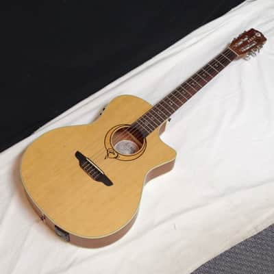 Luna Heartsong Nylon Acoustic Guitar Natural