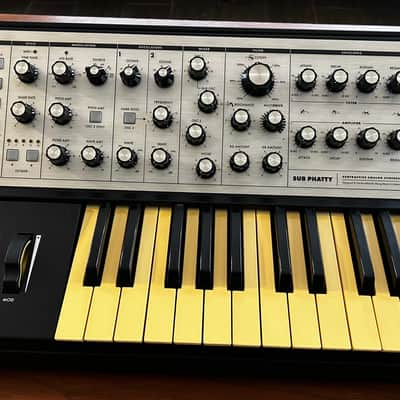 Moog Sub Phatty 2010s - Black