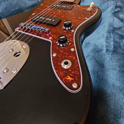 Vintage V65V-BK  Reissued Series with Vibrato 2010s - Gloss Black image 3