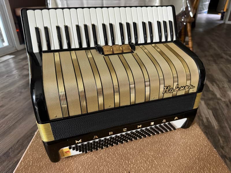 Hohner Marchesa