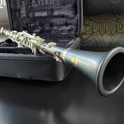 Yamaha YCL-255 Silver Plated Keys Bb Clarinet- Student image 1