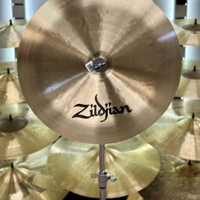 ZILDJIAN K0885 19" K ZILDJIAN CHINA 1388G - FLOOR MODEL image 3