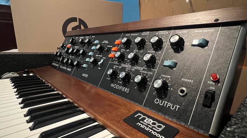 Moog Minimoog Model D Reissue 44-Key Monophonic Synthesizer (2022)