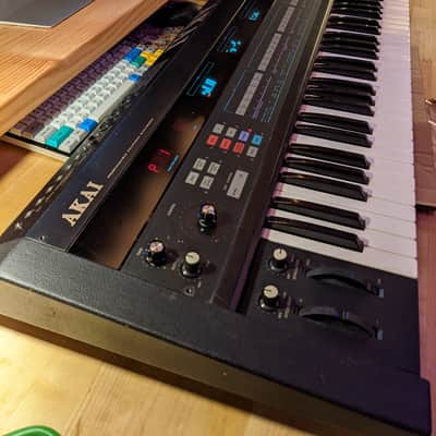 Akai AX80 Synthesizer + Tauntek OS