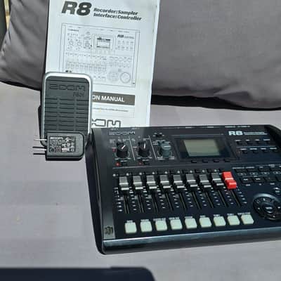 Zoom R8 Recorder: Interface: Controller: Sampler 2010s - Black image 1