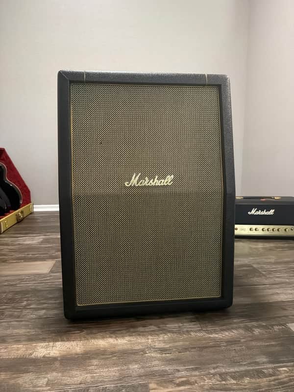 Marshall Studio Vintage SV212 140-Watt 2x12" Angled Guitar Speaker Cabinet