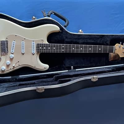 Fender American Series Stratocaster 2002 - 2007 Olympic White image 14