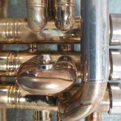 Conn Director cornet image 15