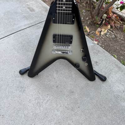 Gibson Guitar Of The Week #40 '84 Flying V Reissue 2007 - Silverburst image 2