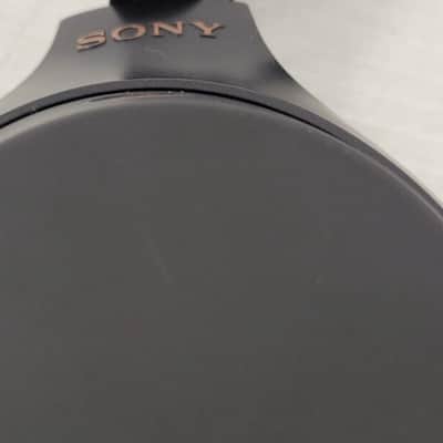 Sony WH-1000XM3 Headphones image 16