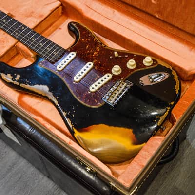 Fender Custom Shop '61 Reissue Stratocaster Relic - Heavy Relic Aged Black Over 3-Color Sunburst image 9