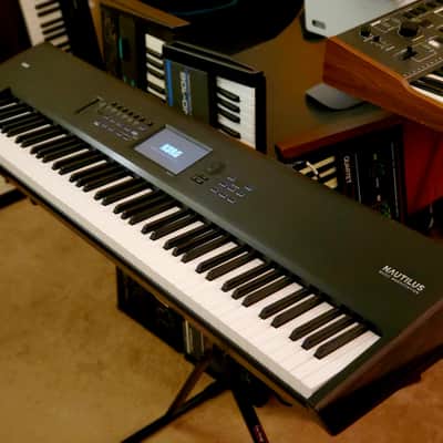 MUST SEE!!! KORG NAUTILUS 88 ARRANGER WORKSTATION IN ORIGINAL BOX AND IN AMAZING CONDITION!