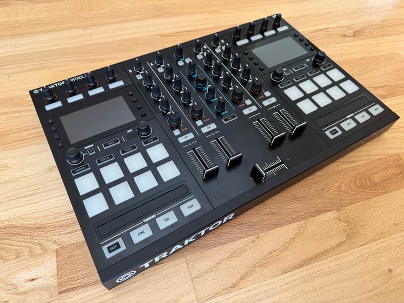 Native Instruments Traktor Kontrol S5 - Black image 1