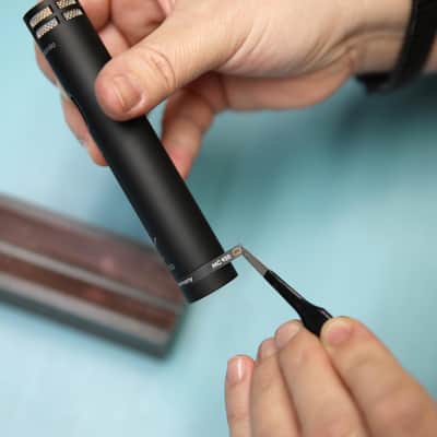 beyerdynamic MC 930 Microphone True Condenser Microphone, Cardioid, XLR Connector, Soft Travel Case, Stand Clamp Adapter, Handmade in Germany, Black image 7