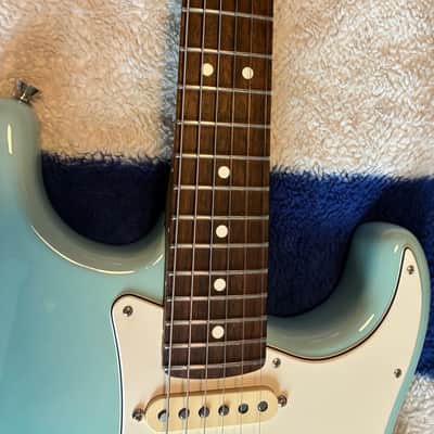 Fender Limited Edition American Professional Stratocaster with Rosewood Neck 2017 - Daphne Blue image 8