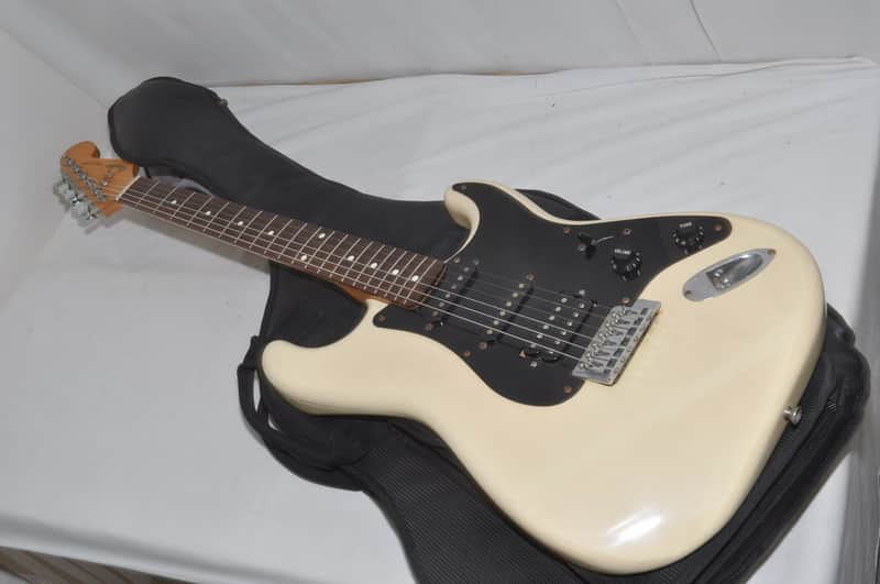 Fender Japan Stratocaster, serial number E Electric Guitar Ref. No 6887 image 1