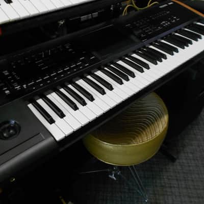 Korg Kronos 61 2010s - Black image 1