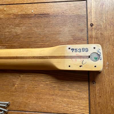 Fender American Professional Stratocaster Maple Neck image 3