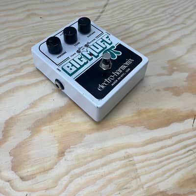 Electro-Harmonix Big Muff Pi with Tone Wicker Distortion / Sustainer 2008 - Present - White / Black / Green image 6