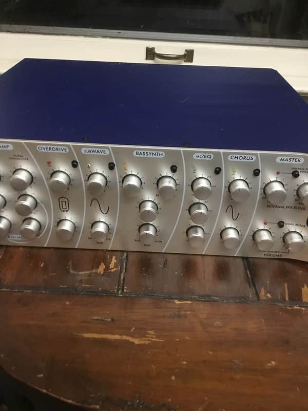 Swr Mo Bass 90s with by pass pedal Platinum/ royal blue excellent image 1