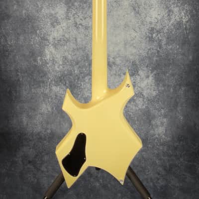 B.C. Rich Warlock Bass 1986 MIJ + Brand New Hardshell Case image 7