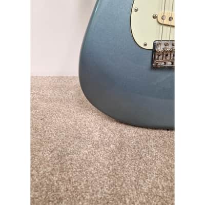 Fender Vintera '60s Stratocaster - Electric Guitar - Blue - Like New w/ Hard Case image 10