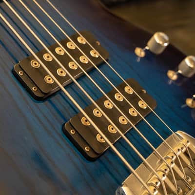 G&L L-2500 USA 5 String Bass '97/98 translucent blue & Stunning Birds Eye Maple image 3