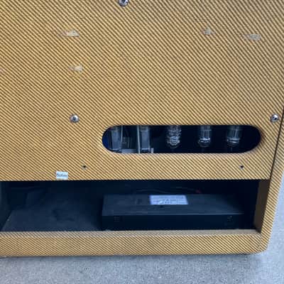 Fender Blues Junior Lacquered Tweed 15-Watt 1x12" Guitar Combo 2016 - Present - Lacquered Tweed image 4