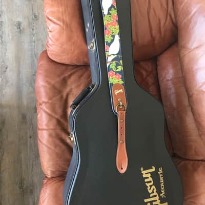 Gibson Dove 1989 - 2012 - Natural Top / Antique Cherry Back and Sides image 4