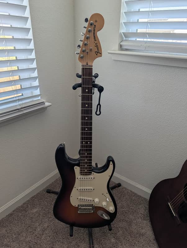 フェンダーUSA Highway One ストラト2005年 スモールヘッド期 Fender Highway One Stratocaster 2002 - 2005 | Reverb