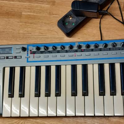 Novation XioSynth 25 10-Voice Synthesizer 2007 - Silver image 13