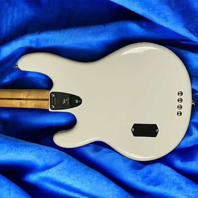 Ernie Ball Music Man StingRay 4 "70's Retro", Gloss White / Maple image 10