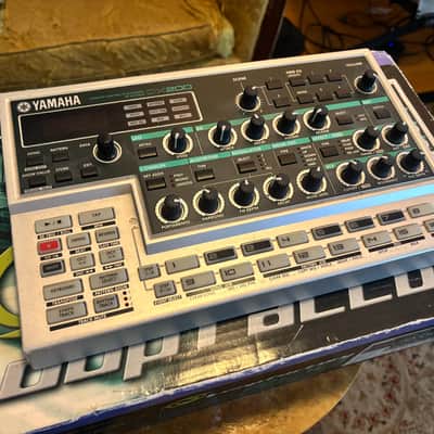 Yamaha DX200 FM Synthesis Groovebox
