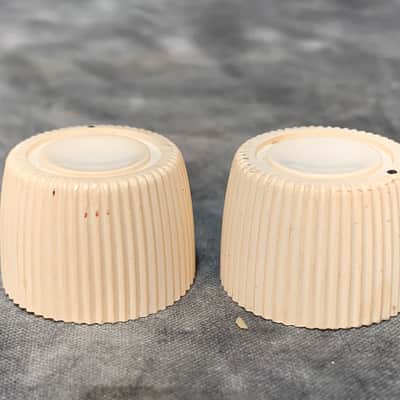 Danelectro Guitar Knobs U-1  60’s Aged Off White image 3