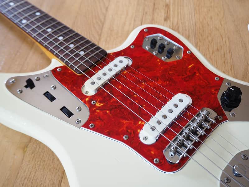 Piastra Graffiante Per Chitarra Jaguar Vintage - Invecchiata Pearl