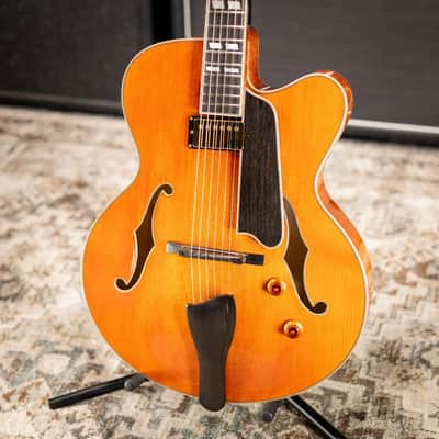 Eastman AR580CE-HB Archtop Electric Guitar - Honey Burst with Hardshell Case image 3