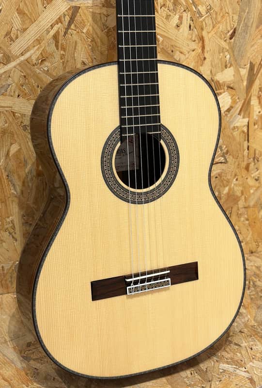 Pre Owned Asturias Custom S Classical - Spruce/Rosewood Inc. Case